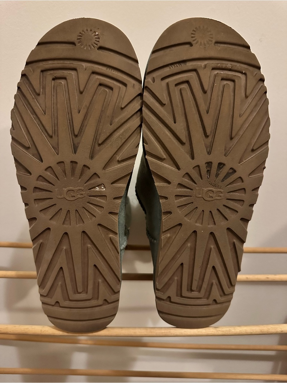 UGG Bailey Bow II Boots SIZE 11 in Sea Green/Cascade Teal/Succulent/Aloe MidCalf - Picture 6 of 8